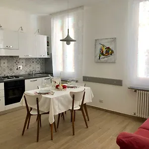 Temporary House De' Giudei Bologna